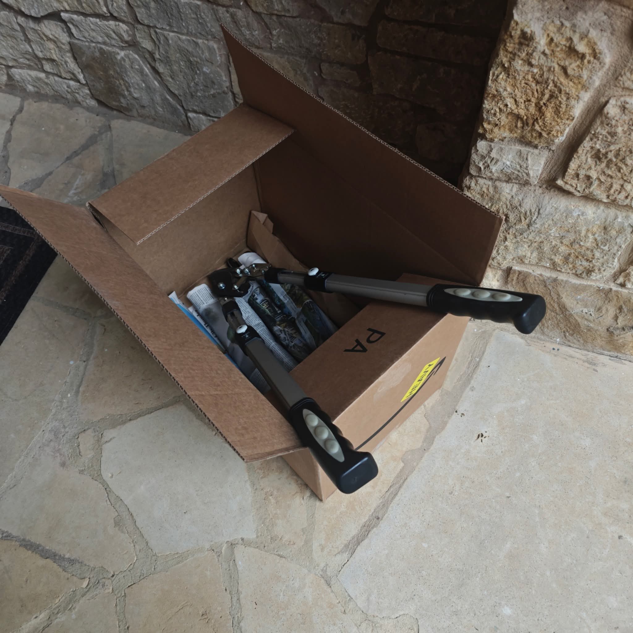 Porch pickup knife collection in Austin