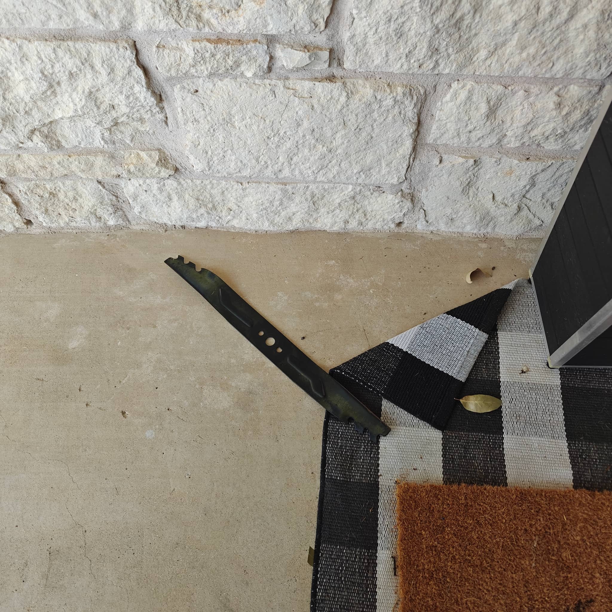 Porch delivery of freshly sharpened knives